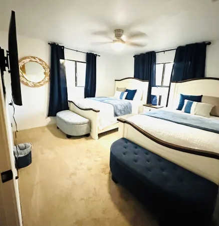 Tx Hill Country Lake Home & Casita🏡 Hot-tub, 🦮 friendly, fenced backyard. Отели в г. Комаль