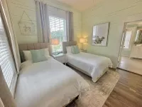 Escape to the 1930's Bungalow "Imperfect Perfection" - Pool, Kayaks, HotTub!