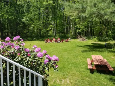 Beautiful farmhouse on the Boothbay Peninsula! Leaf peeping and Gardens Aglow!