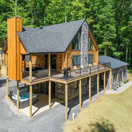 Brand NEW Build! Five Master Suites~Bunk Room~INDOOR POOL, Game ROOM & Hot Tub!