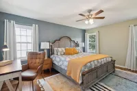 Hanahan Haven GameRoom Bikes FirePit Dog & Family Friendly