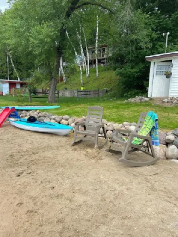 Charming up north cottage on all sports Peach Lake! ウェスト・ブランチのホテル