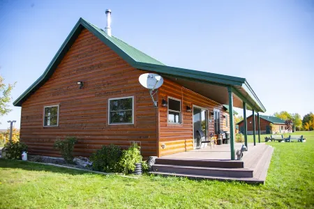 The Chalet on Private Lake