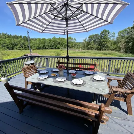 Catskills Getaway Home W/ Hot tub, Game room, fire pit and basketball court