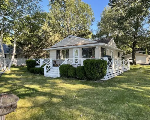 Lake Frontage, swimming area, close to golf Hotels in Green Lake County