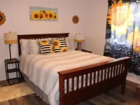 Umbrella J Getaway- Fully Remodeled 4 Bedroom Home