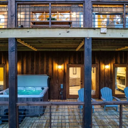 ✿NEW Cabin✿ Forest Decks, Hot Tub, Arcade Games
