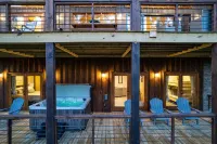 ✿NEW Cabin✿ Forest Decks, Hot Tub, Arcade Games