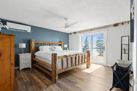 Immaculate CDA Lake Views