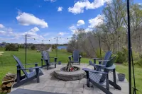 Dog friendly waterfront home restaurant boat rentals arcade putt putt ice cream