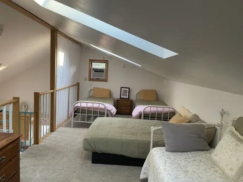 Cozy country Cabin on the Big Horn River, 7 miles from Hot Springs.