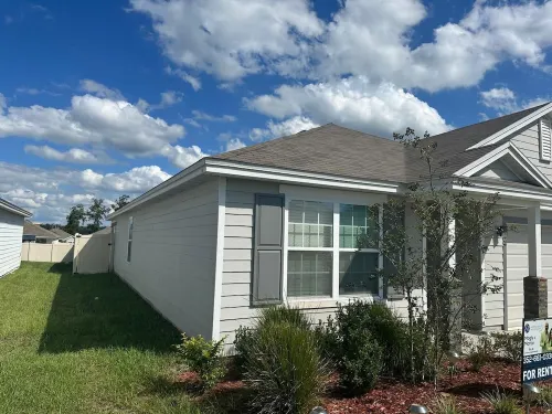 Charming 3-bedroom house with WiFi and AC in Newberry