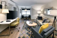 The Insignia Hotel, Sarnia, a Tribute Portfolio Hotel فنادق في Point Edward