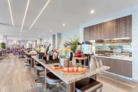 Hilton Garden Inn Toronto/Brampton West - breakfast