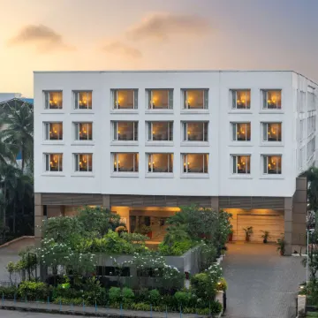 Park Plaza Chennai OMR Отели рядом с достопримечательностью «Парк развлечений VGP Universal Kingdom»