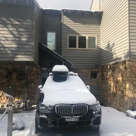 Luxury 2 Bedroom Chalet in Thredbo, Beside Gunbarrel Express Quad Chair