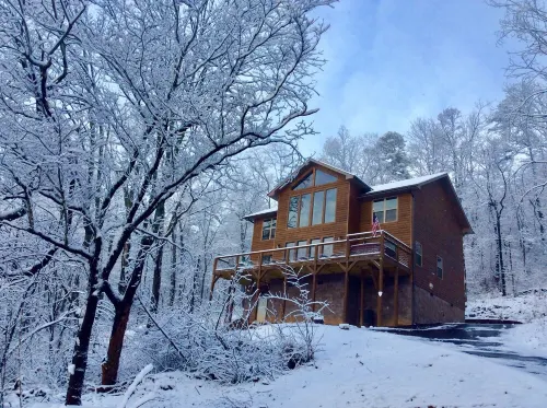 Luxury Private Cabin with Mt.Le Conte Views, 5 Stars, Hot Tub, Theatre/Game Room