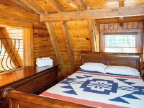 Luxury Mountain Cabin On 320+ Acres Near Asheville, Lake Lure & Hendersonville Hotels in Edneyville