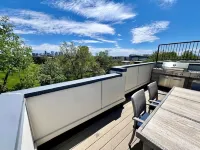 Private RoofTop Hot Tub! 360 Views! Beautiful Townhome!