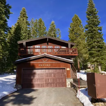 Private Beach Park,  Sauna,  Hot Tub,  Dog & Family Friendly