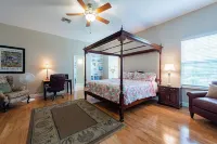 FAll SALE  EXECUTIVE POOL HOME~MINUTES TO BEACHES, MARINA, PRESERVE