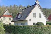 Reethaus Lise - with beach chair, fireplace and handcart - 12 minutes walk to the beach Hotel a Glowe