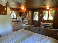 Parkview Cottage #1 - 1/2 block to beach.