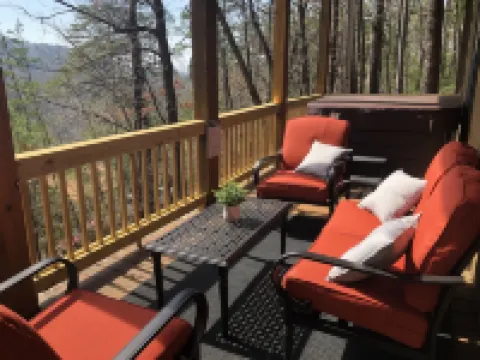 Great Mountain Views, Family Friendly, Hot tub, 5 miles to Downtown Blue Ridge