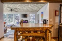 A Carefree Cottage/Pet friendly