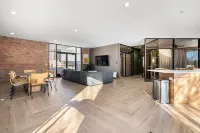 The Bank- Historic Charm, Modern Stay in the Heart of Three Oaks