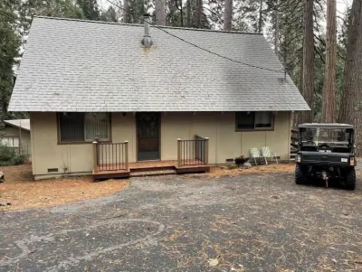 GREAT FAMILY LOCATION!  Peace in the Trees N Mace Hotels near Black Chasm Cavern National Natural Landmark