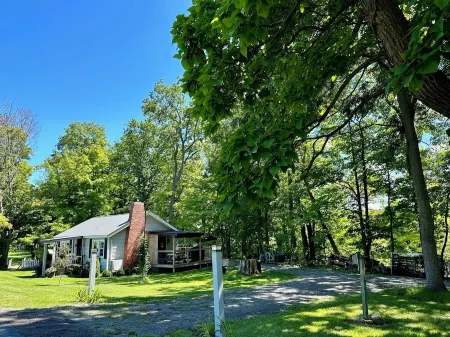 Cozy cottage with direct river access - perfect for fishing or weekend escape