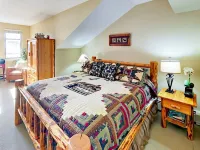 Huge Penthouse w/Great Views Large Deck With Heated Parking