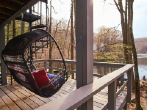 Log Cabin on A Lake with Private Dock & Beach! One Hour from NYC! No Pet Fees! Hotels in Kent