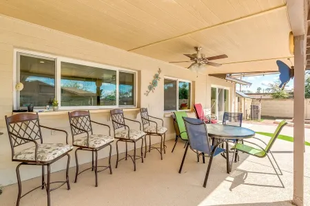 Pet Friendly in Quiet Neighborhood! Отели рядом с достопримечательностью «Painting with a Twist»