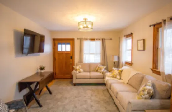 Entire House with a hot tub within a block to Frankenmuth's Main street.