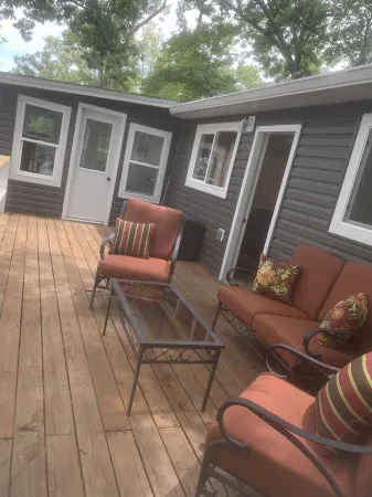 LIKE NEW! Private Lake House in a beautiful wide cove! 5 1/2 MM Gravois Arm