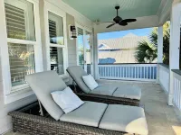 Florida Oasis-Steps to Beach-Pool-4 Beach Loungers-optional golf cart