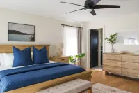 Luxury Modern Farmhouse w/ Views+Hot Tub+2 Suites