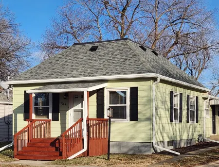 Railroad themed 3-bedroom house in Boone The Main Street Station is pet friendly