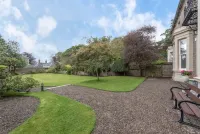 A luxurious Victorian mansion garden apartment