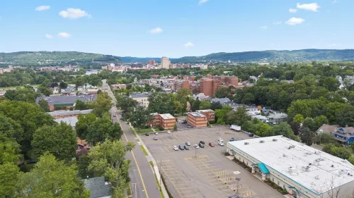 Cozy Stay ~ 5 Mins to Downtown Hotels in Binghamton