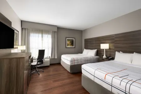 La Quinta Inn & Suites by Wyndham Denton - University Drive Отели в г. Дентон