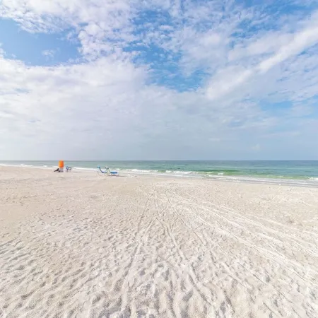 Charming 1-bedroom, beachfront condo in marvelous Longboat Key