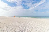 Beach front 2 bed-2 bath private balcony, modern with Gulf front views