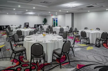 DoubleTree by Hilton Sarasota Bradenton Airport