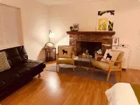 Enchanting LA Adventures - Projector - 2BR 빅스비 하치앙다 플라자 주변 호텔