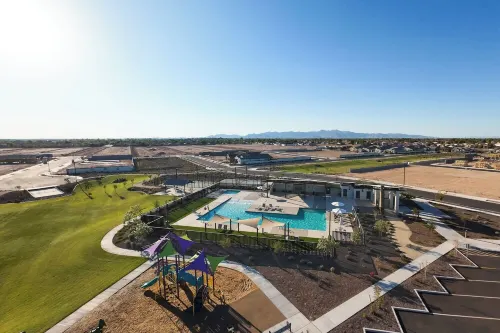 Ballpark Village Retreat _ Minutes to Goodyear Stadium _ Putting Green _ 86" TV