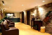 Northern Lights Lodge Hotels in Cambridge