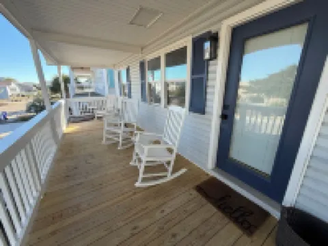 Charming and cozy house in Sunset Beach and only a 5 min walk to the beach!